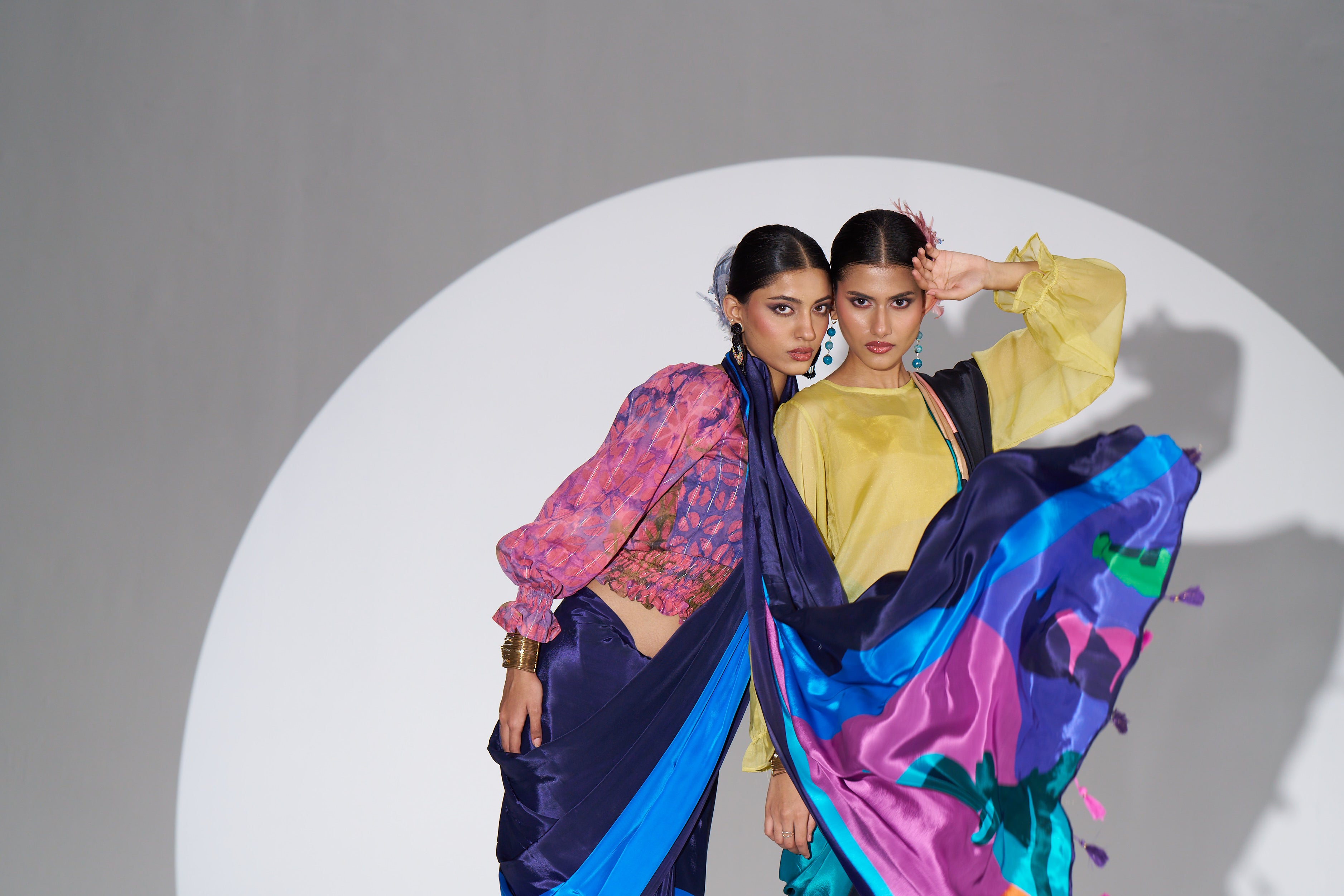 Vibrant Dual-Tone Silk Saree with Contrast Blouse – Modern Fusion Edit